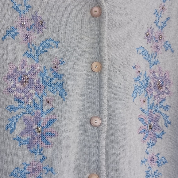 Escada Vintage 100% Cashmere Preppy Old Money Embroidered 2 Piece Cardigan - Picture 5 of 15